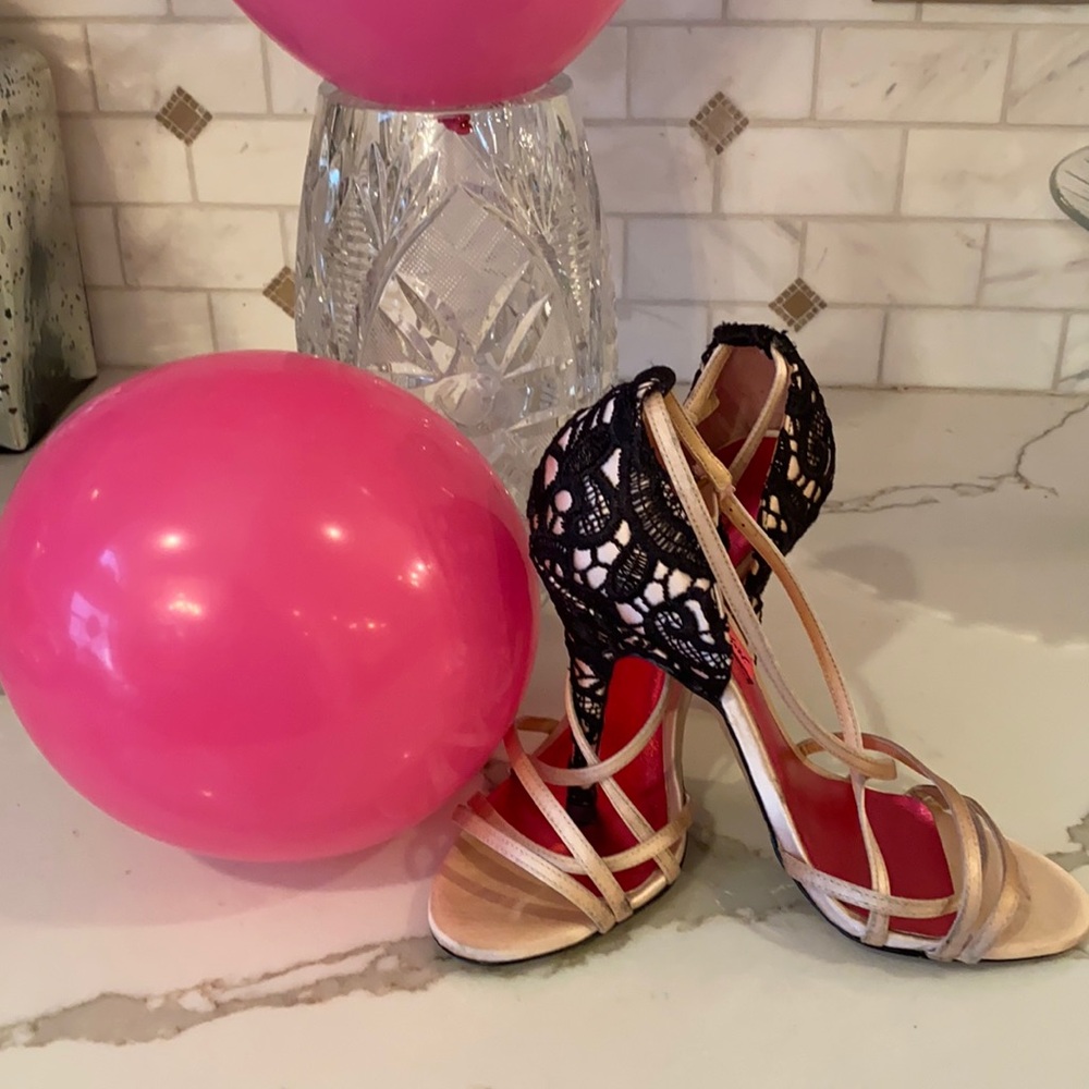 BETSEY JOHNSON HEELS👠 DESIGNER Leather sole. Lace back. Satin front